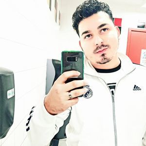 Meet your Posher, Chris